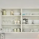 Spacious, Sunny Flat By Of Arts & Sciences