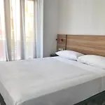 19-30 酒店