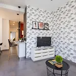 Florit Flats - Stylish 2 Bedroom Ac Wifi Terrace Attic In Center דירה