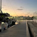Barco Muy Espacioso Con Dos Terrazas Centro!!