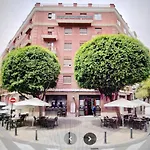 Familias Y Grupos Muy Grande En El Centro De *