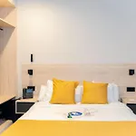 Dorm4you Arena 2 Apart Otel Valensiya