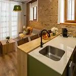 Apartment Tenerias Corp, Bajo