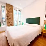 Loft Independiente Con Piscina Compartida En Centro De דירה