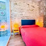Loft Independiente Con Piscina Compartida En Centro De דירה