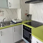 Tranquila, Centrica Y Luminosa De Matrimonio En Vivienda Compartida *