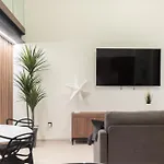 Apartup Aqua Ciudad De Artes Ii דירה *