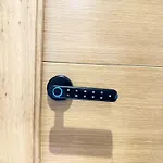 Valencia, Netflix, 4 Mins Walk To The