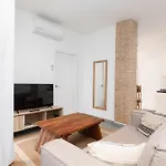 Apartup Belmar Apartment