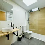 Abat 1 Cool & Wide Flat Next To The Cathedral *