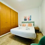Abat 1 Cool & Wide Flat Next To The Cathedral Валенсия