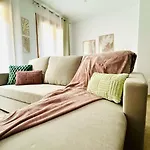 Апартаменты Abat 1 Cool & Wide Flat Next To The Cathedral *