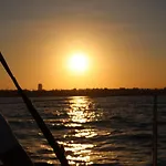 Magnificent Sailboat With Free Parking For Cars Tekne Valensiya