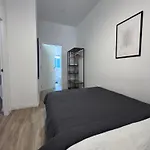 Privada Con Bano Privado I Δωμάτια σε οικογενειακή κατοικία Βαλένθια