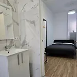 Privada Con Bano Privado I *