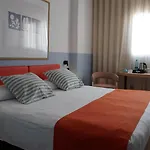 Miramar מלון 2*