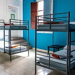 Feetup Backpackers Albergue