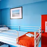 Feetup Backpackers Albergue *