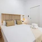 Travel Habitat Nou Mestalla * Валенсия