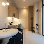 Apartment Loft - B 1-6 Smart Access & Urban Calm *