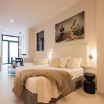 Loft - B 1-6 Smart Access & Urban Calm Apartment *