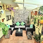 Oasis Epifito Urbano Botanical Wellness Oasis Near Of Arts & Sciencies