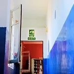 Feetup Backpackers Albergue *