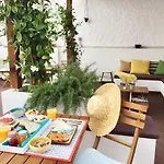 Garden 4*