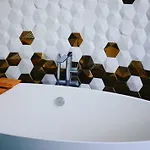 Διαμέρισμα Hexagonal Design