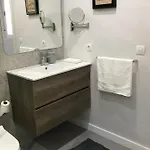 New! Renovated, Centrally Located, Private Entrance, Terrace 발렌시아