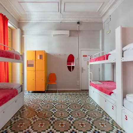 Red Nest * Βαλένθια