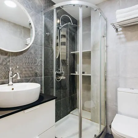 Exclusive 3 Bedroom Beach 公寓 *