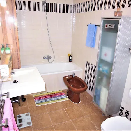 Homestay Olympia Flats