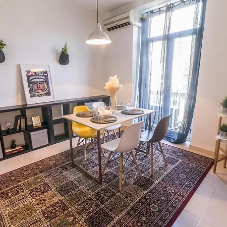 Tranquilo, Luminoso Y En El Centro De La Ciudad Apartamento