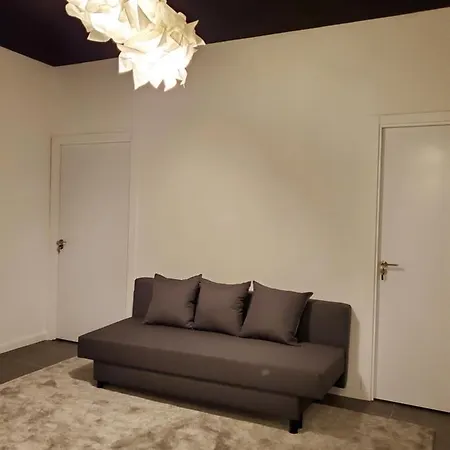 Small And Cozy - G דירה