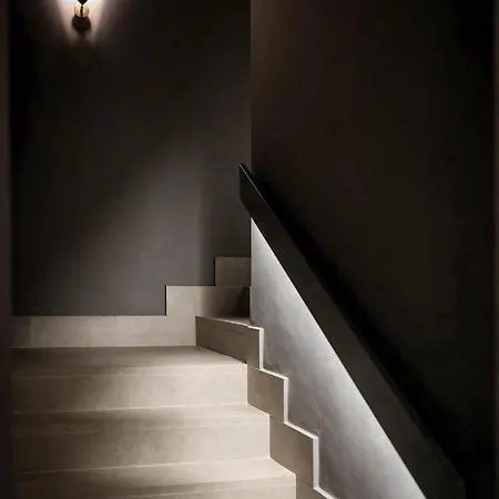 Гостевой дом Reina 107 Boutique 4*