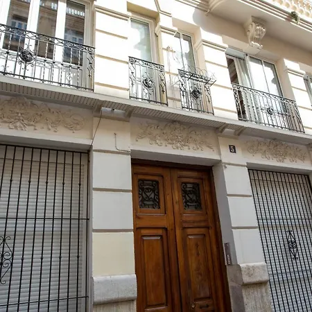 Singularstays Casa Bauset Apartman *