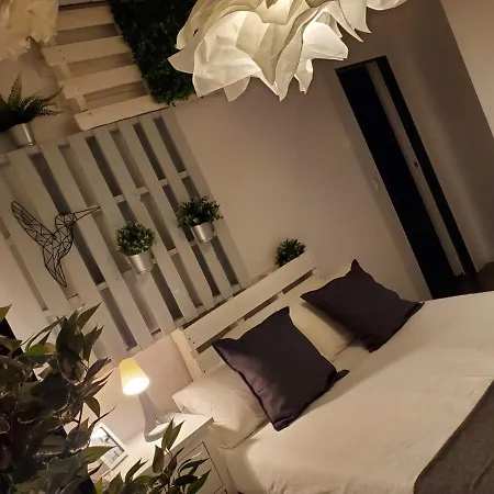 Small And Cozy - G *