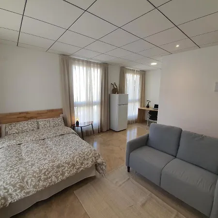 Проживание в семье Campoamor 8 *