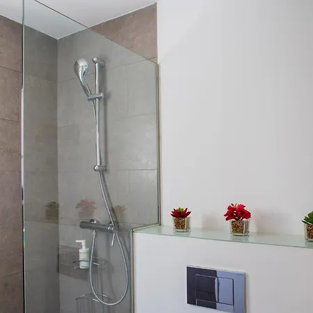 Florit Flats - Cabanyal 3 Bedroom Wifi Ac Terrace Penthouse فالنسيا