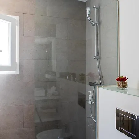 Florit Flats - Cabanyal 3 Bedroom Wifi Ac Terrace Penthouse شقة