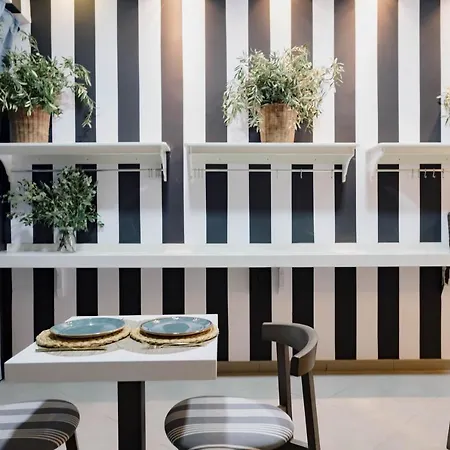 The Little Corner 4* Walencja