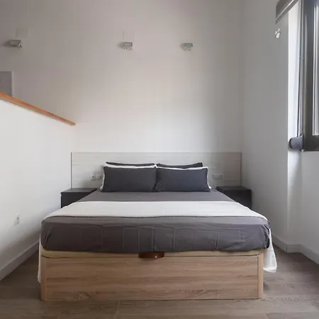 Exclusivos Lofts En Plaza Del Ayuntamiento 公寓 *