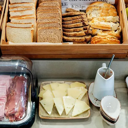 Blanq Carmen Otel 3*