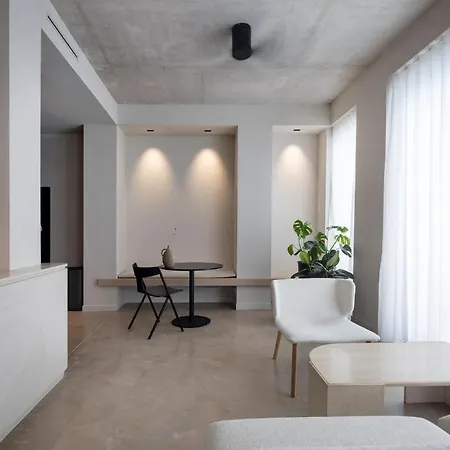 Отель Yours Boutique