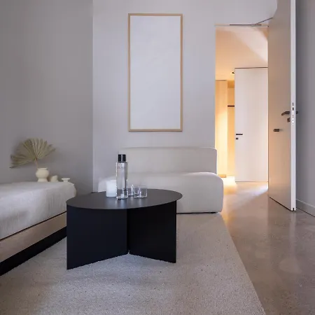 Отель Yours Boutique