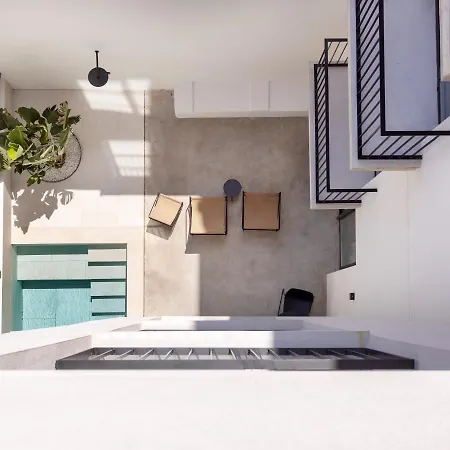 Отель Yours Boutique *