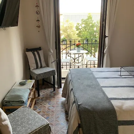 Antigua Alqueria Reformada Bed & Breakfast *