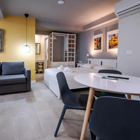 Vlc Visitacion Flats * Valencia