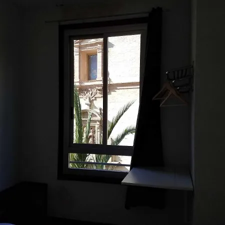 Russafa Youth Albergue *